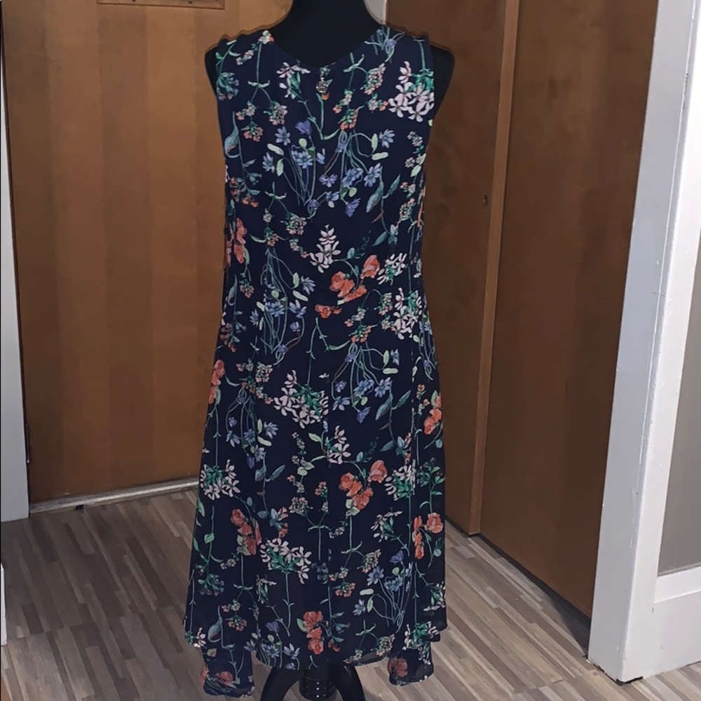 Tommy Hilfiger navy floral chiffon dress! - Picture 4 of 6
